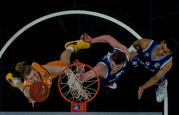 阿尔马达在 阿尔马达在