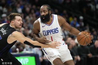 的表现令人 的表现令人